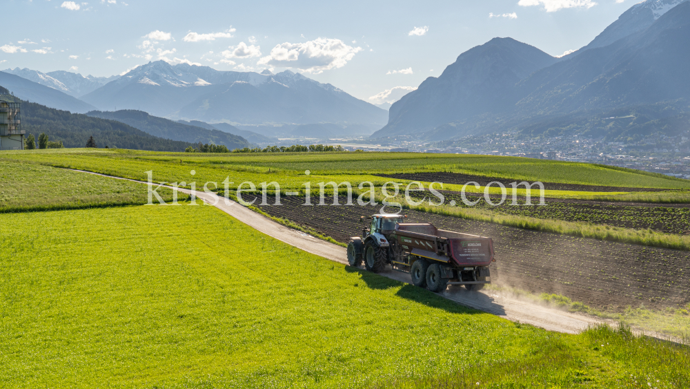 Traktor / Aldrans, Tirol, Österreich by kristen-images.com