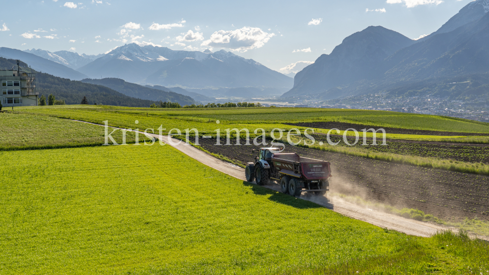 Traktor / Aldrans, Tirol, Österreich by kristen-images.com