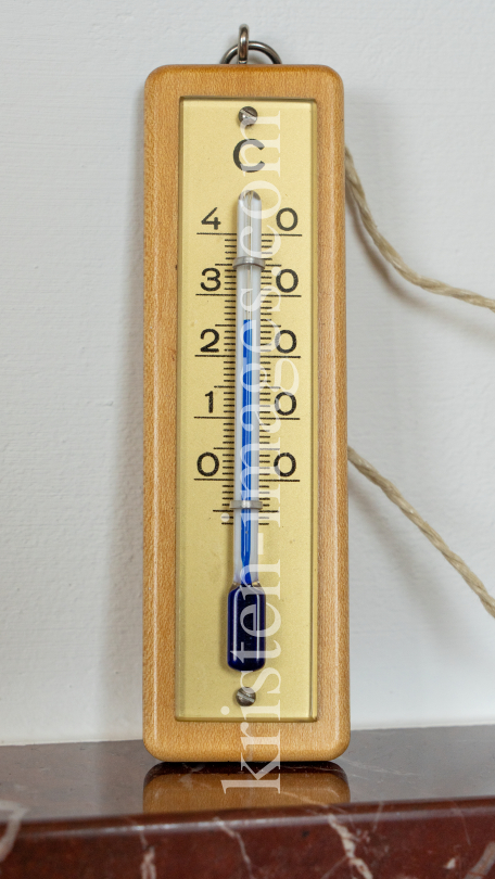 Thermometer, Flüssigkeitsthermometer by kristen-images.com