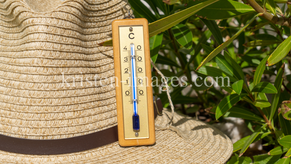 Thermometer, Flüssigkeitsthermometer by kristen-images.com