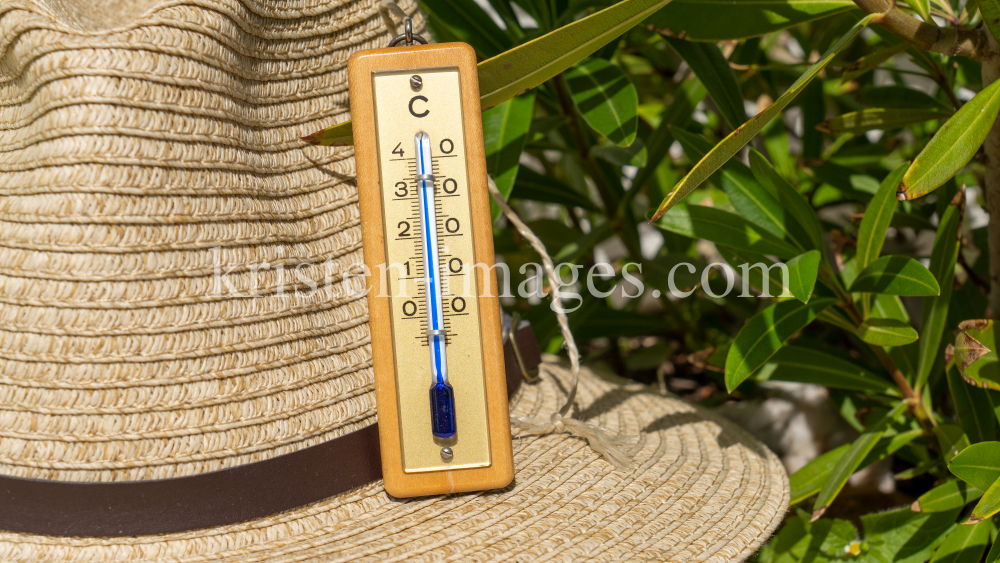 Thermometer, Flüssigkeitsthermometer by kristen-images.com