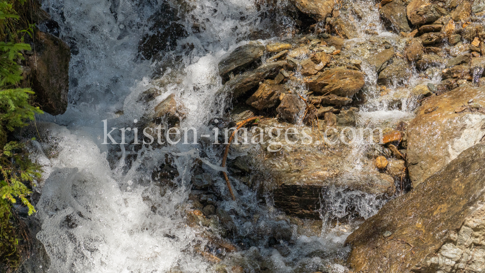 kleiner Wasserfall / Gebirgsbach / Arztal, Ellbögen, Tirol, Österreich by kristen-images.com