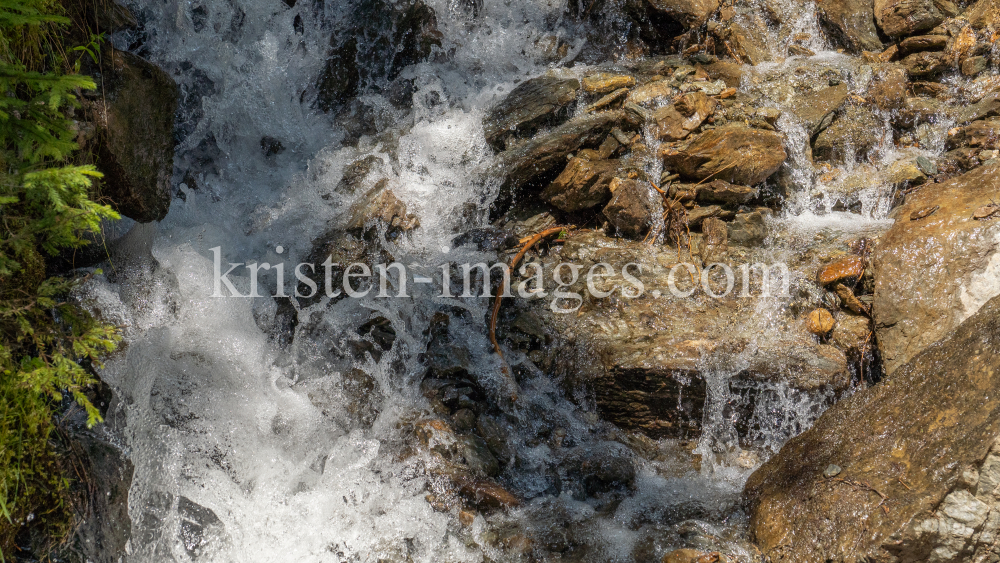 kleiner Wasserfall / Gebirgsbach / Arztal, Ellbögen, Tirol, Österreich by kristen-images.com