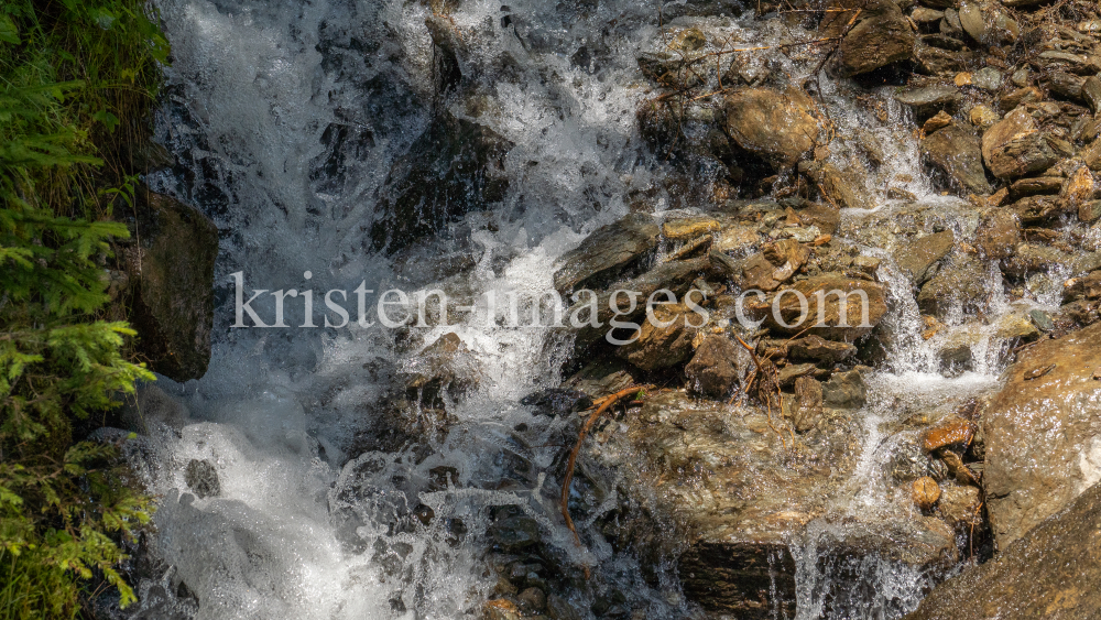 kleiner Wasserfall / Gebirgsbach / Arztal, Ellbögen, Tirol, Österreich by kristen-images.com