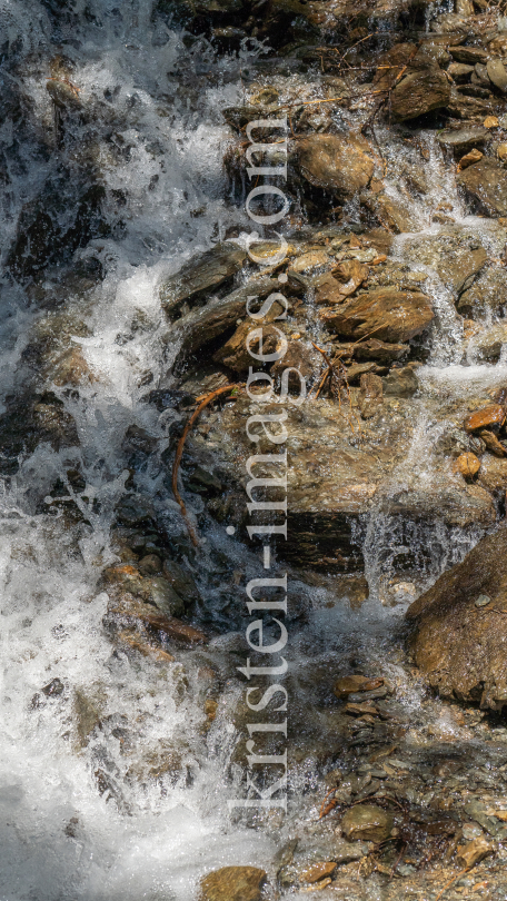 kleiner Wasserfall / Gebirgsbach / Arztal, Ellbögen, Tirol, Österreich by kristen-images.com