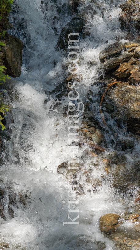 kleiner Wasserfall / Gebirgsbach / Arztal, Ellbögen, Tirol, Österreich by kristen-images.com