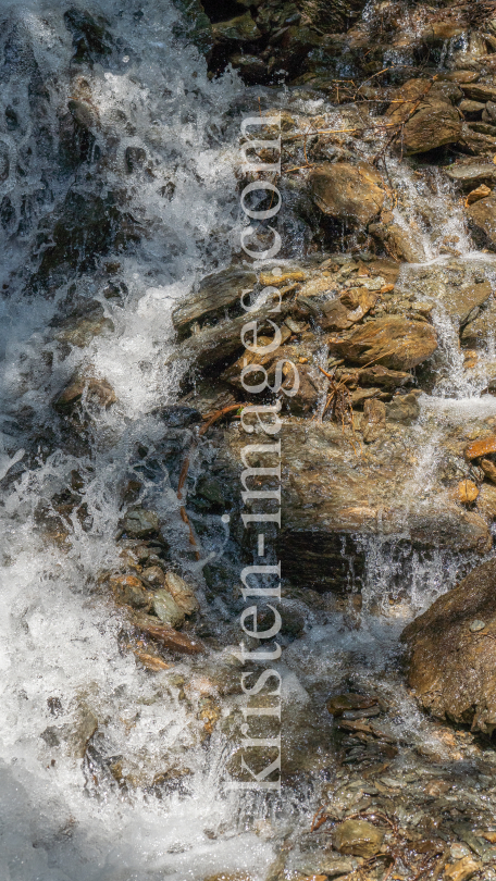 kleiner Wasserfall / Gebirgsbach / Arztal, Ellbögen, Tirol, Österreich by kristen-images.com