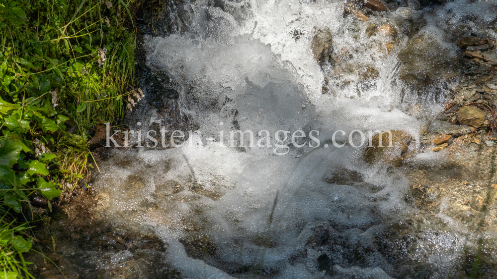 kleiner Wasserfall / Gebirgsbach / Arztal, Ellbögen, Tirol, Österreich by kristen-images.com