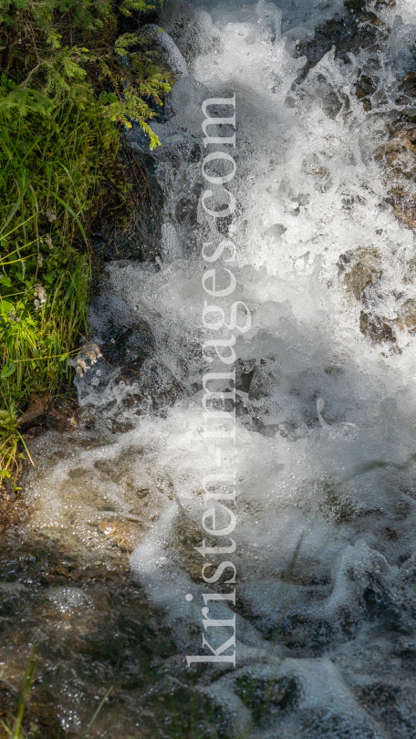 kleiner Wasserfall / Gebirgsbach / Arztal, Ellbögen, Tirol, Österreich by kristen-images.com