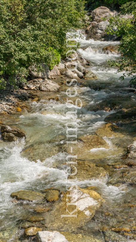 Gebirgsbach / Falggasanerbach im Arztal, Ellbögen, Tirol, Österreich by kristen-images.com