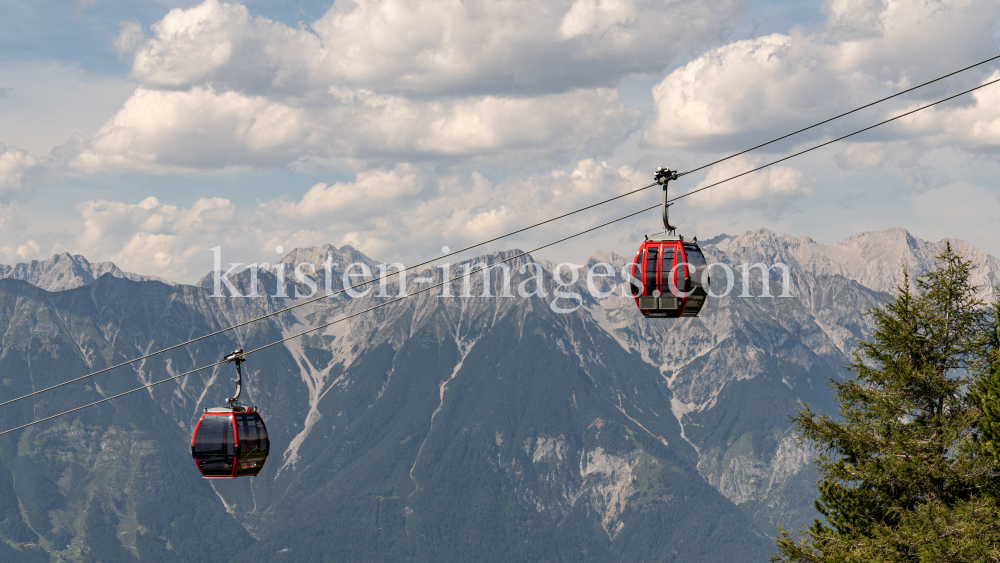 Patscherkofelbahn / Patscherkofel, Tirol, Österreich by kristen-images.com