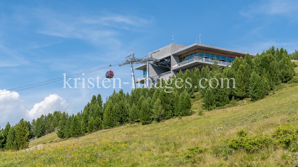 Patscherkofelbahn Bergstation / Patscherkofel, Tirol, Österreich by kristen-images.com