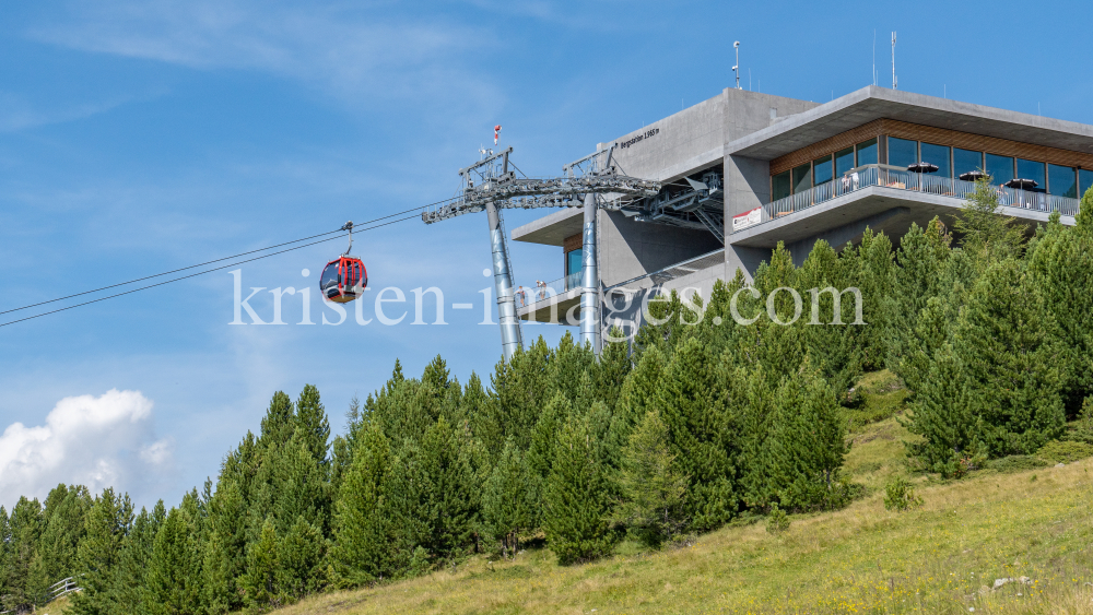 Patscherkofelbahn Bergstation / Patscherkofel, Tirol, Österreich by kristen-images.com