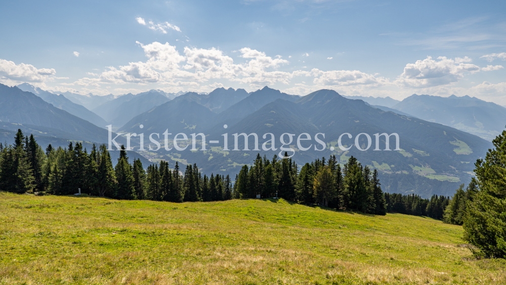 Skiabfahrt im Sommer / Patscherkofel, Tirol, Österreich by kristen-images.com