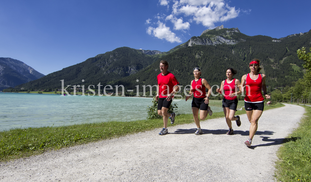 Achensee Tourismus / Maurach / Läufer by kristen-images.com