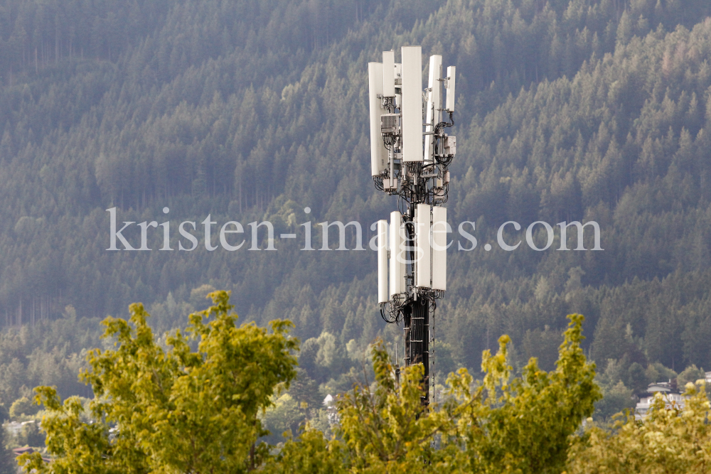 Mobilfunkmast in der Reichenau, Innsbruck, Tirol, Österreich by kristen-images.com