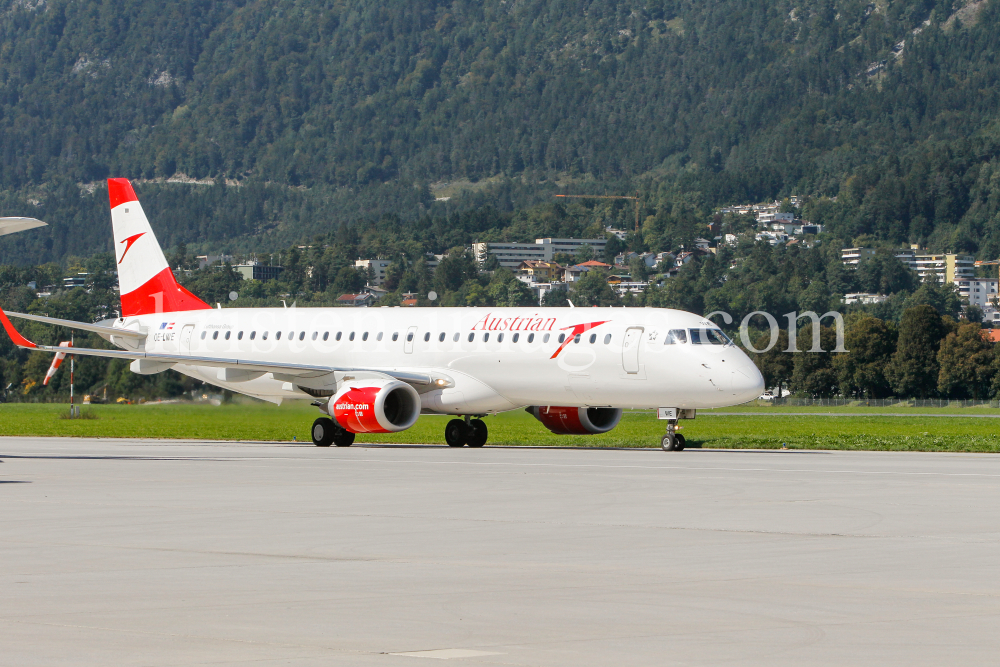 Austrian Airlines / Flughafen Innsbruck, Tirol, Österreich by kristen-images.com