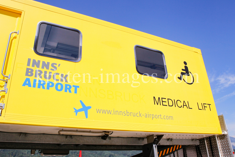 Medical Lift / Flughafen Innsbruck, Tirol, Österreich by kristen-images.com