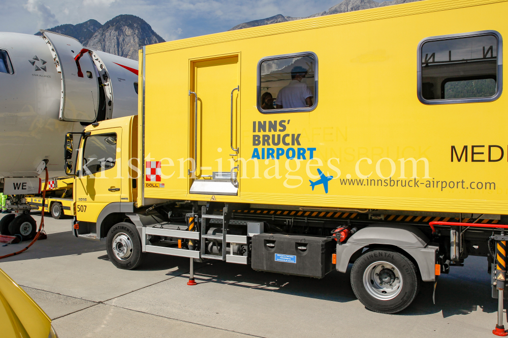 Medical Lift / Flughafen Innsbruck, Tirol, Österreich by kristen-images.com