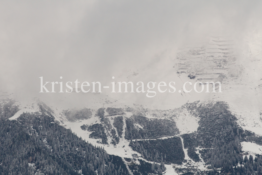 Wintereinbruch im Gebirge / Seegrube, Nordkette, Karwendel, Tirol, Österreich by kristen-images.com