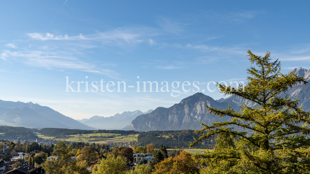 Blick von Igls in das Inntal / Innsbruck, Tirol, Österreich by kristen-images.com