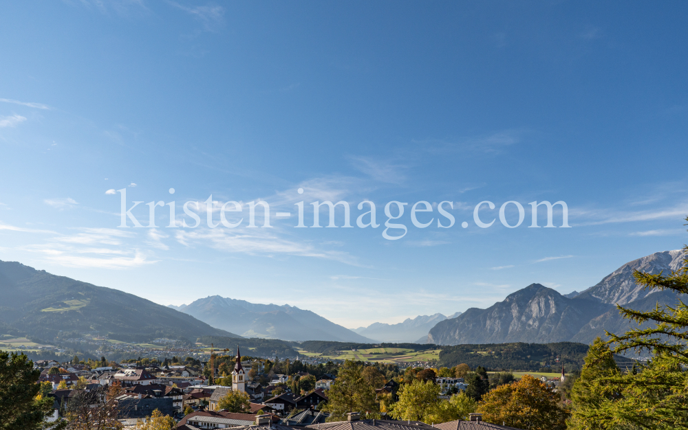 Blick von Igls in das Inntal / Innsbruck, Tirol, Österreich by kristen-images.com