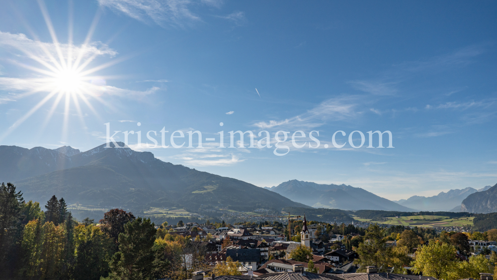 Blick von Igls in das Inntal / Innsbruck, Tirol, Österreich by kristen-images.com