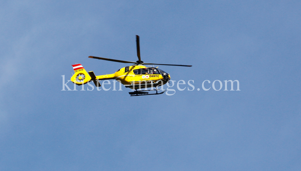 ÖAMTC Rettungshubschrauber Christophorus / Notarzthubschrauber by kristen-images.com