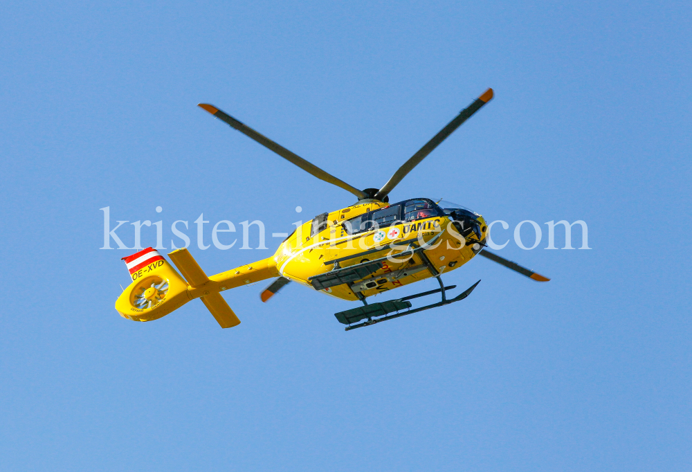 ÖAMTC Rettungshubschrauber Christophorus / Notarzthubschrauber by kristen-images.com