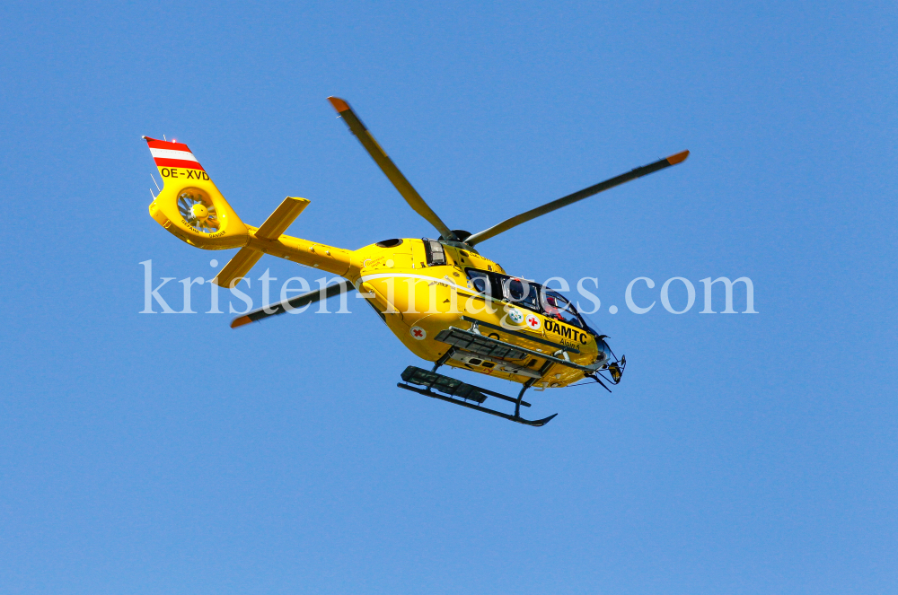 ÖAMTC Rettungshubschrauber Christophorus / Notarzthubschrauber by kristen-images.com