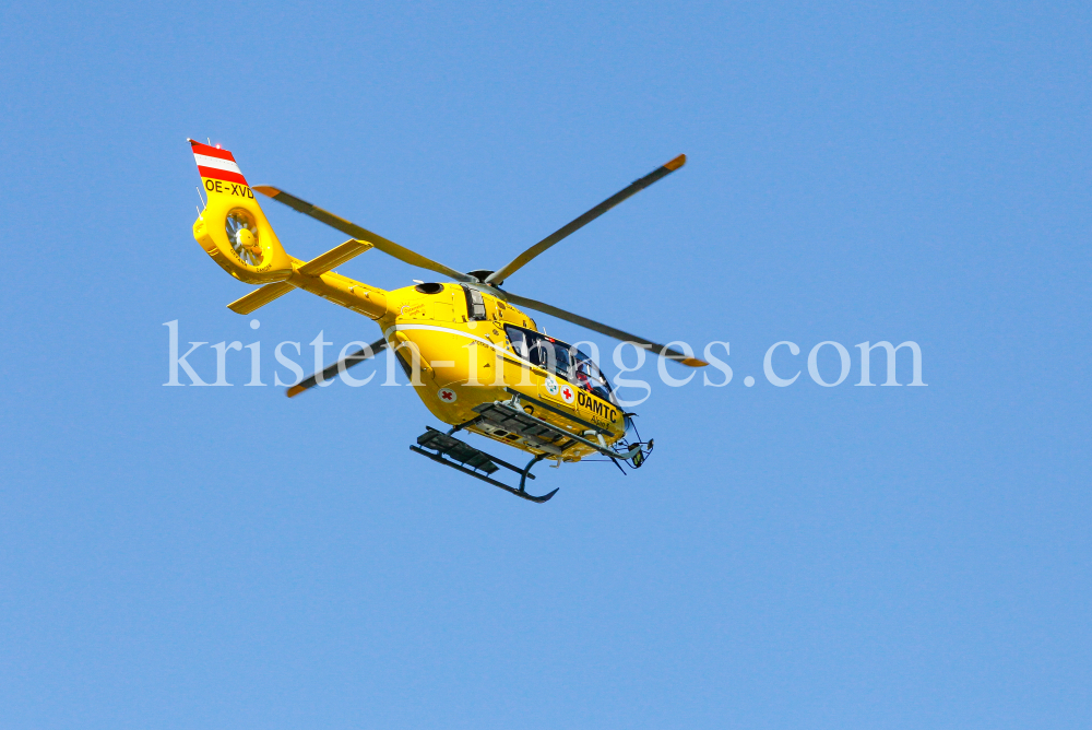 ÖAMTC Rettungshubschrauber Christophorus / Notarzthubschrauber by kristen-images.com