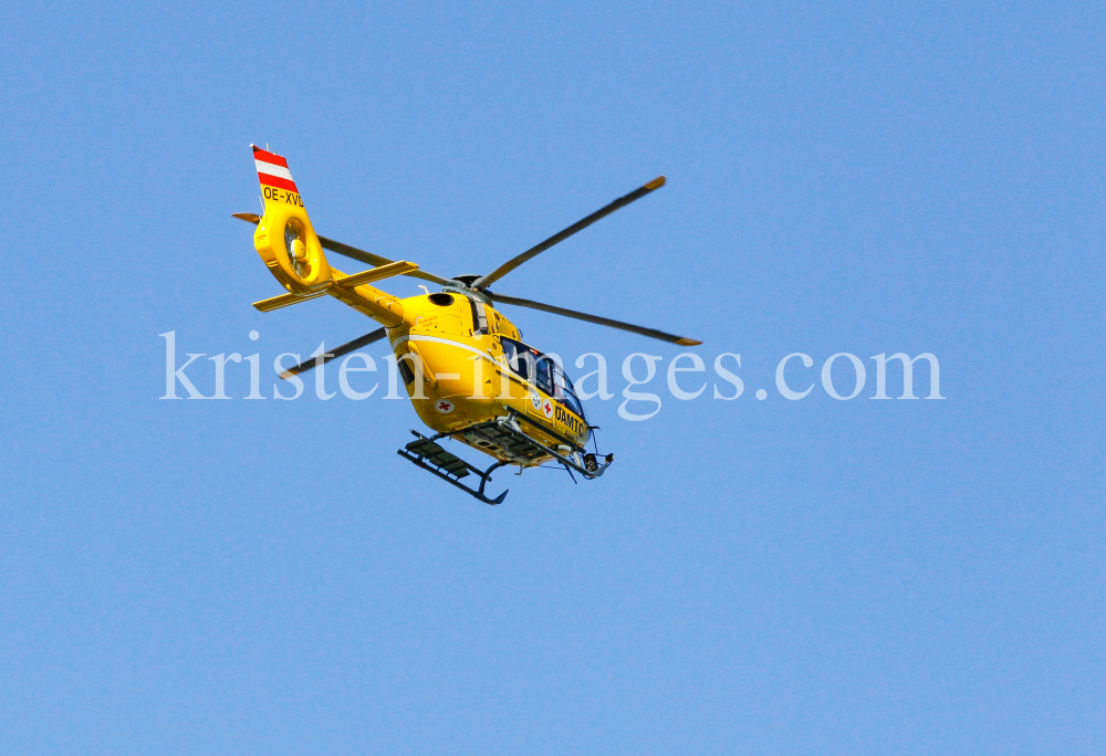 ÖAMTC Rettungshubschrauber Christophorus / Notarzthubschrauber by kristen-images.com