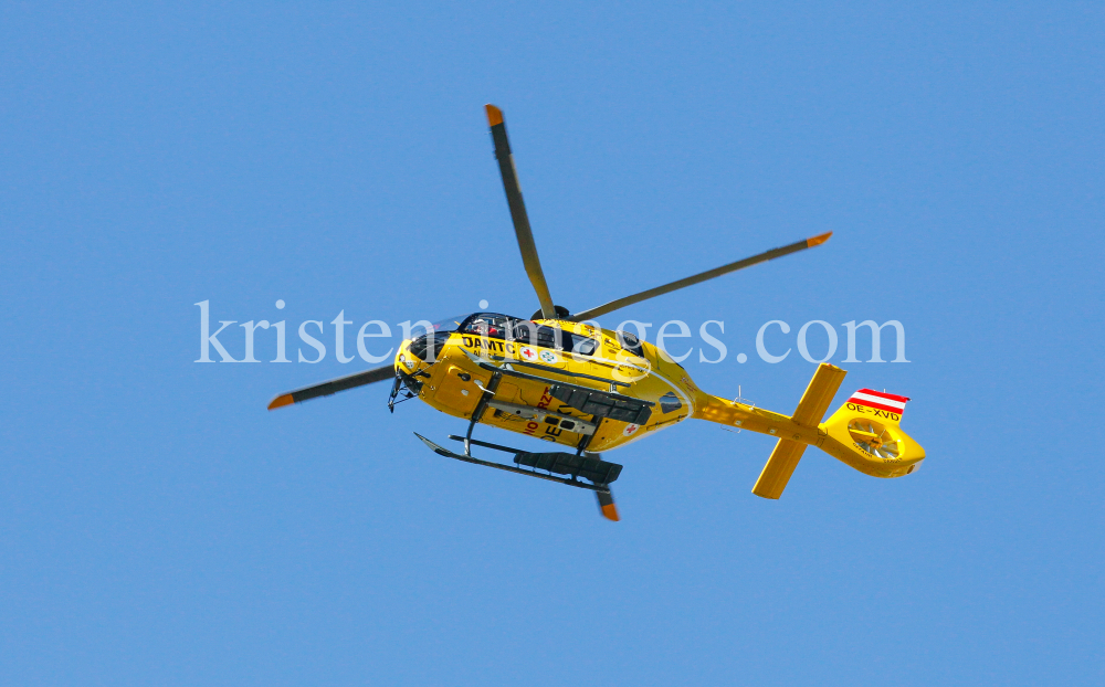 ÖAMTC Rettungshubschrauber Christophorus / Notarzthubschrauber by kristen-images.com