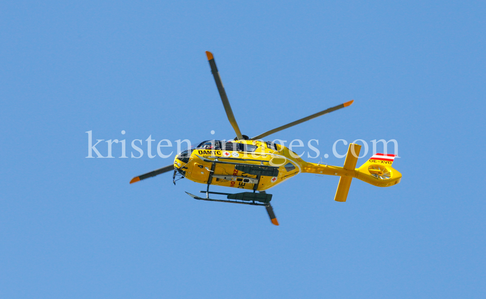 ÖAMTC Rettungshubschrauber Christophorus / Notarzthubschrauber by kristen-images.com