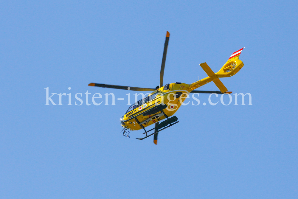 ÖAMTC Rettungshubschrauber Christophorus / Notarzthubschrauber by kristen-images.com