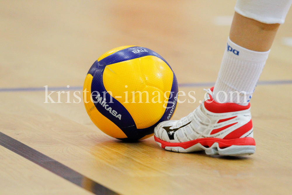 Volleyball, Ball by kristen-images.com