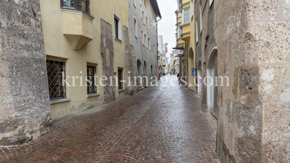 Hall in Tirol, Österreich by kristen-images.com