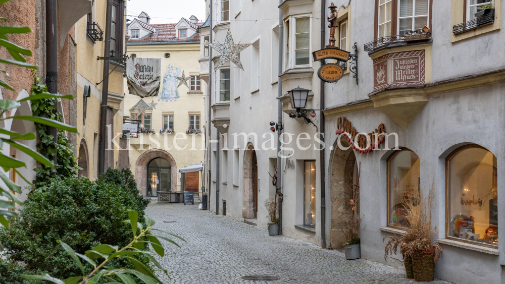 Hall in Tirol, Österreich by kristen-images.com