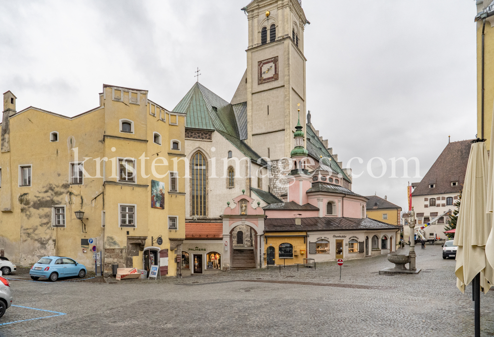 Hall in Tirol, Österreich by kristen-images.com