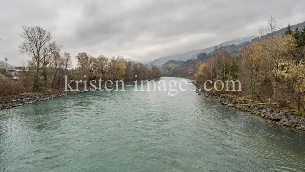 Inn bei Hall in Tirol, Österreich by kristen-images.com