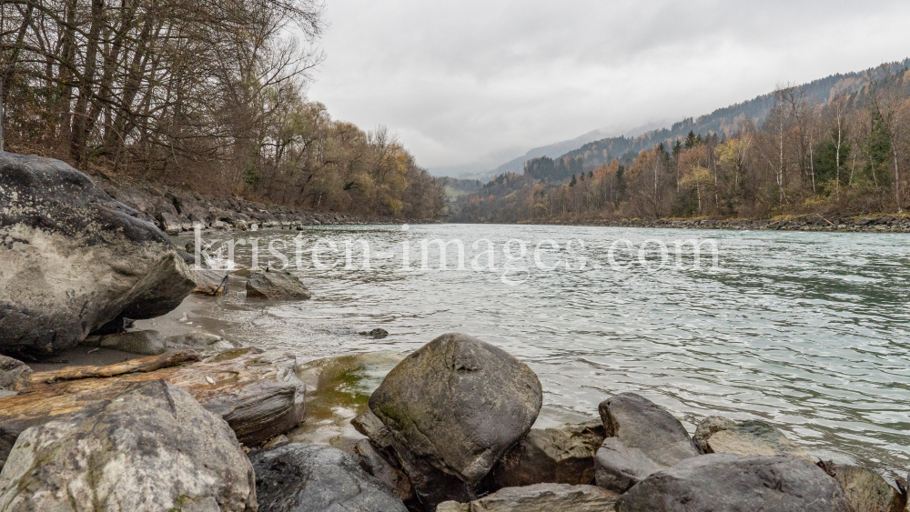 Inn bei Hall in Tirol, Österreich by kristen-images.com