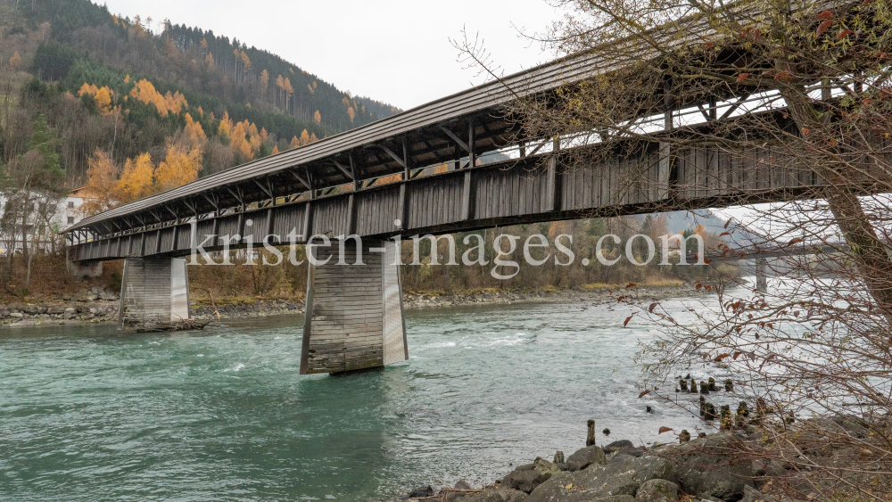 Haller Innsteg, Hall in Tirol, Österreich by kristen-images.com