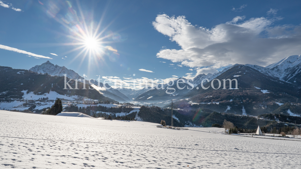 Blick von Patsch Richtung Stubaital, Tirol, Österreich by kristen-images.com