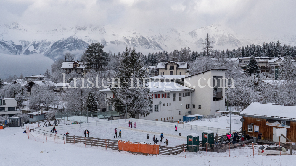 Eislaufplatz Igls, Innsbruck, Tirol, Österreich by kristen-images.com