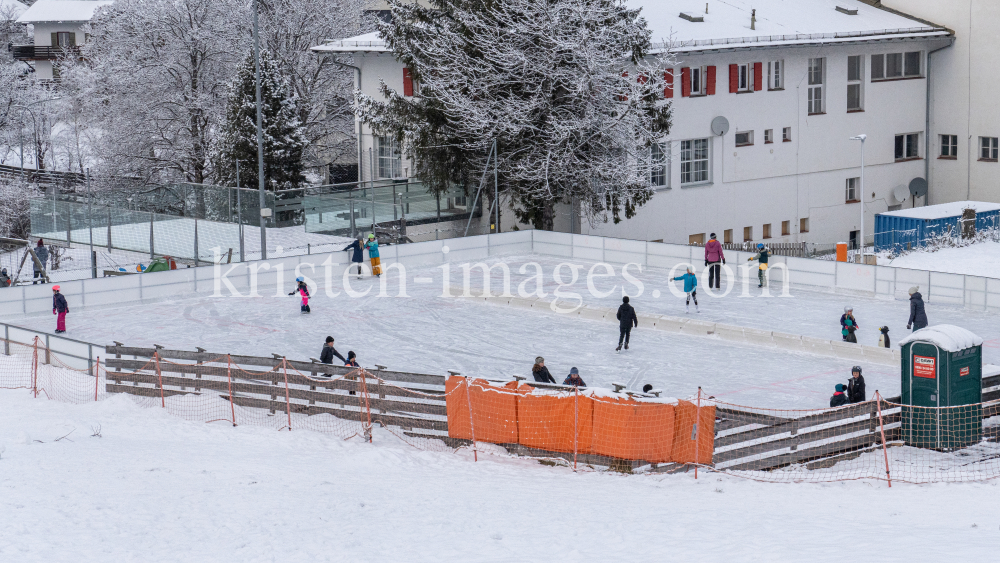 Eislaufplatz Igls, Innsbruck, Tirol, Österreich by kristen-images.com