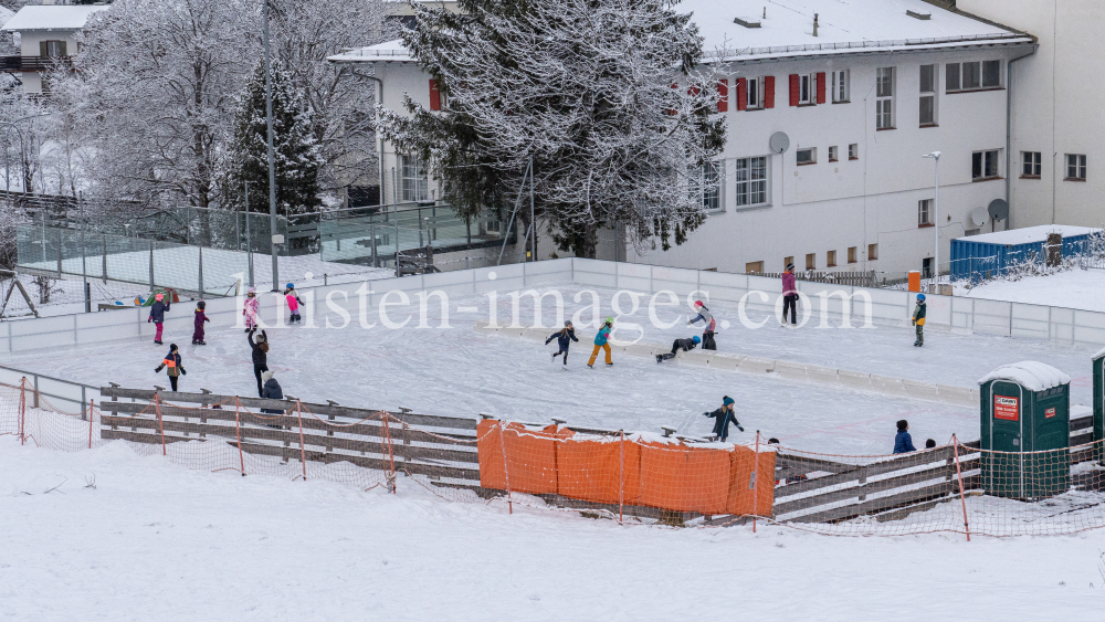 Eislaufplatz Igls, Innsbruck, Tirol, Österreich by kristen-images.com