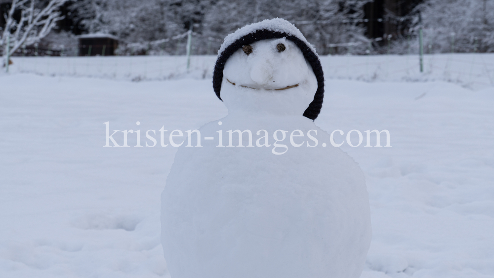 Schneemann / Igls, Innsbruck, Tirol, Österreich by kristen-images.com