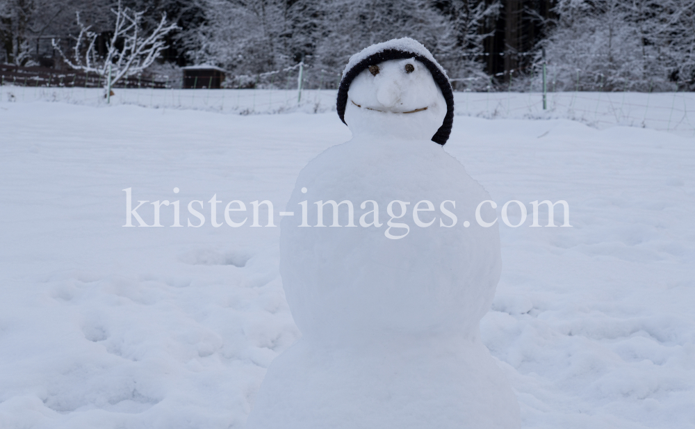 Schneemann / Igls, Innsbruck, Tirol, Österreich by kristen-images.com