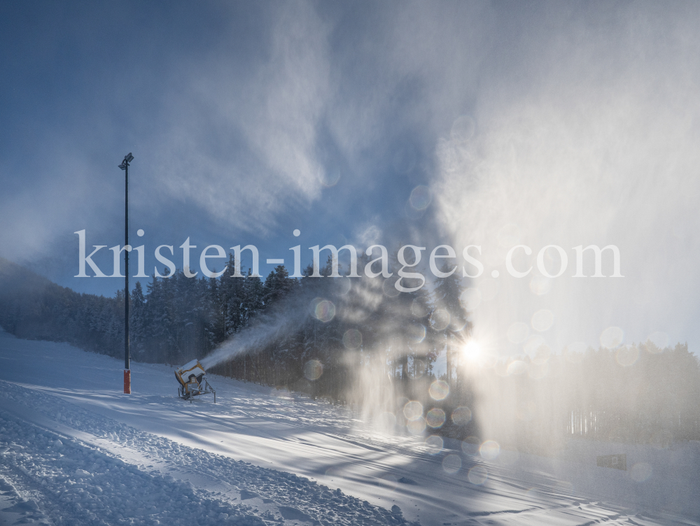 Schneekanone / Patscherkofel, Tirol, Österreich by kristen-images.com