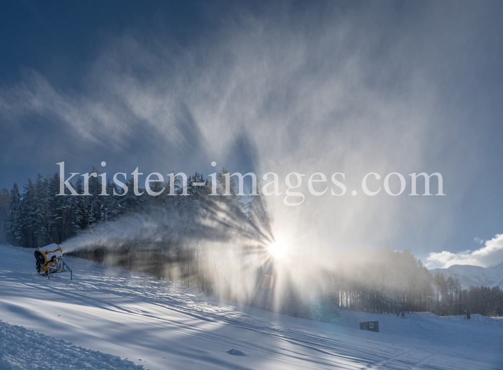 Schneekanone / Patscherkofel, Tirol, Österreich by kristen-images.com